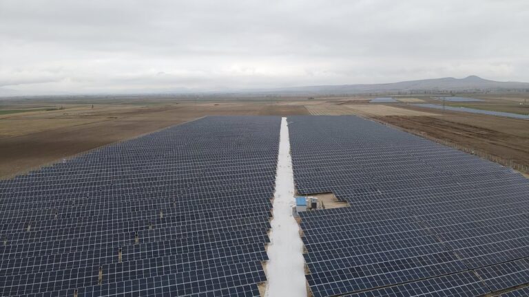 Arazi tipi GES yatırımı ile geleceğin enerjisi üretiliyor