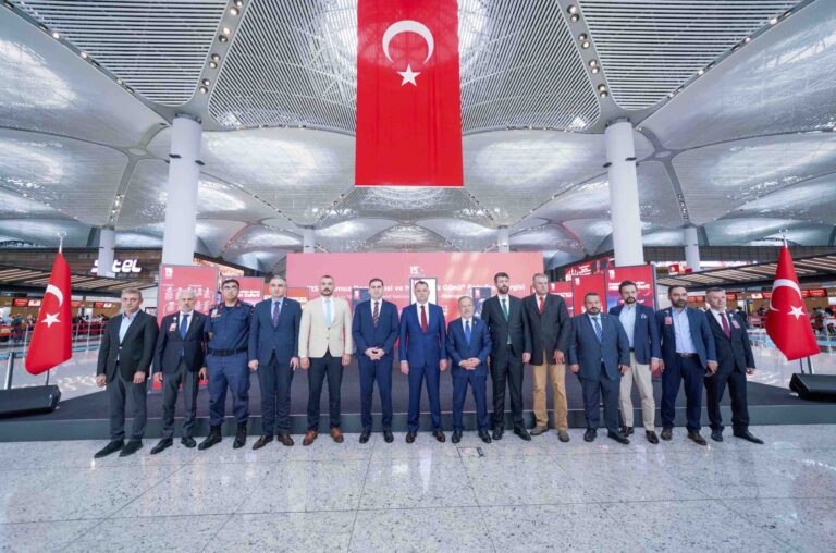 İGA İstanbul Havalimanı’nda 15 Temmuz coşkusu