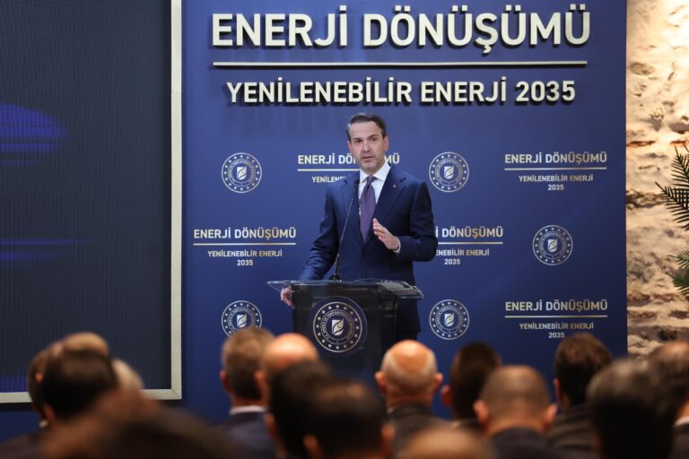 Bakan Bayraktar 2035 RES GES hedefimizi açıkladı
