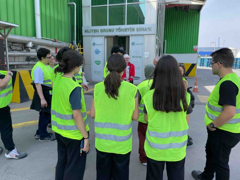 Sürdürülebilir Gelecek İçin Genç Beyinlerle Buluşma