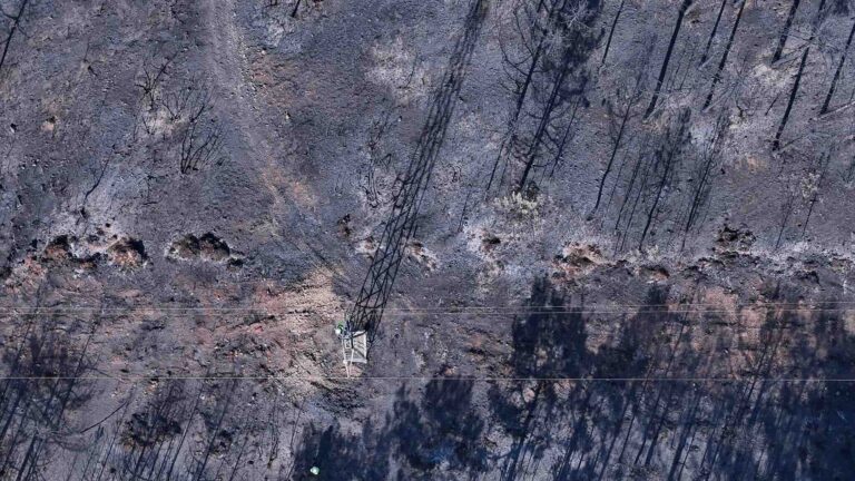 Yangınlarda Enerji Hattı Onarımları Devam Ediyor