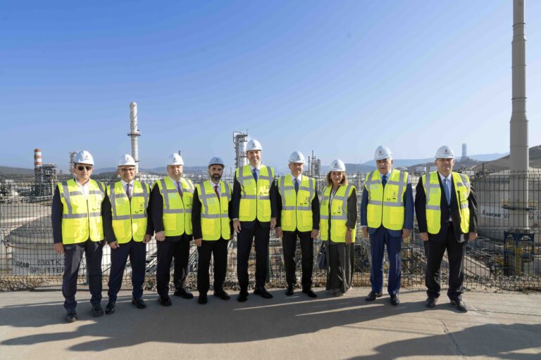 Enerji Bakanları, SOCAR Türkiye’nin Aliağa’daki Üretim Sahasında